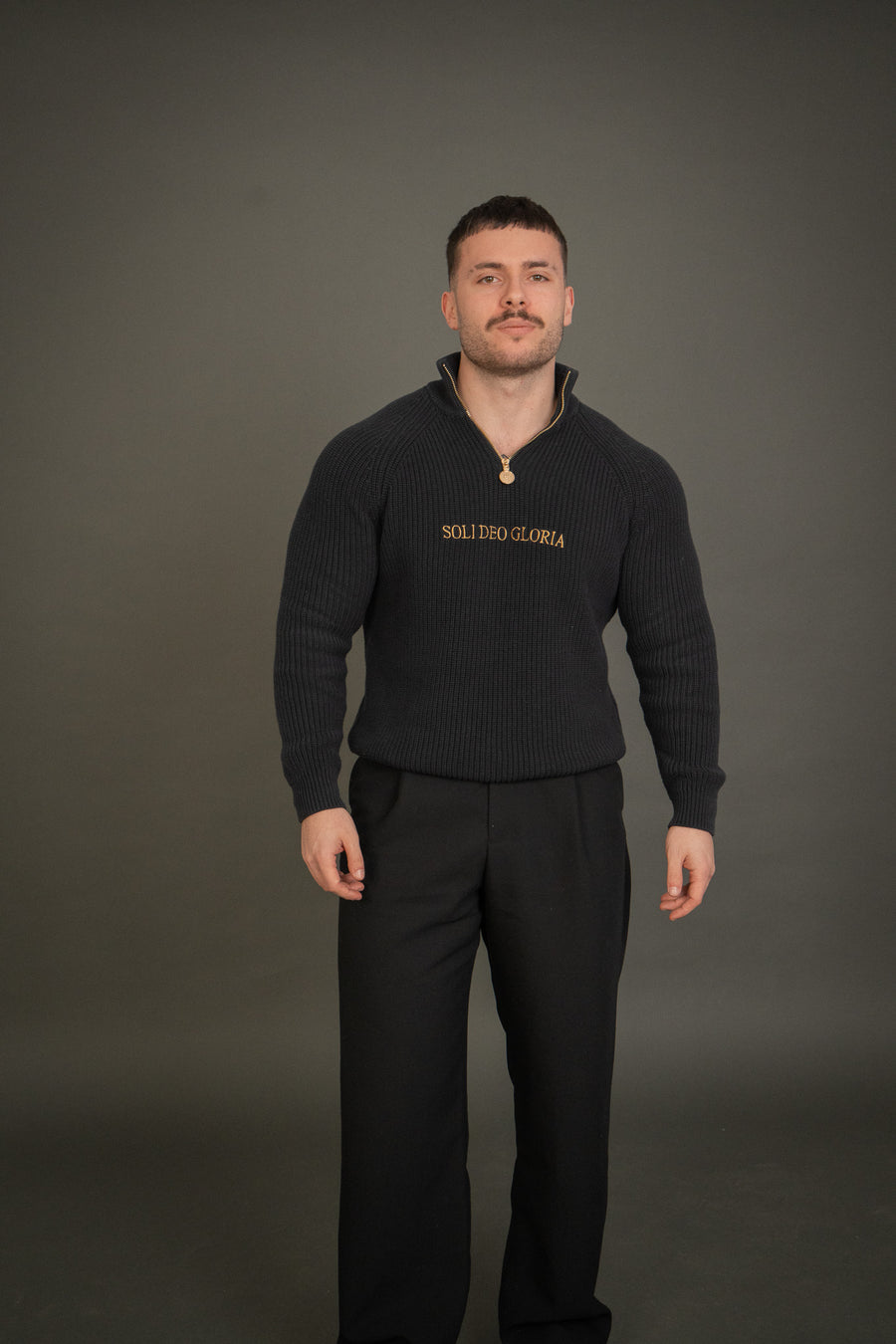 "SOLI DEO GLORIA" QUARTER ZIP - NAVY BLUE – Bild 3