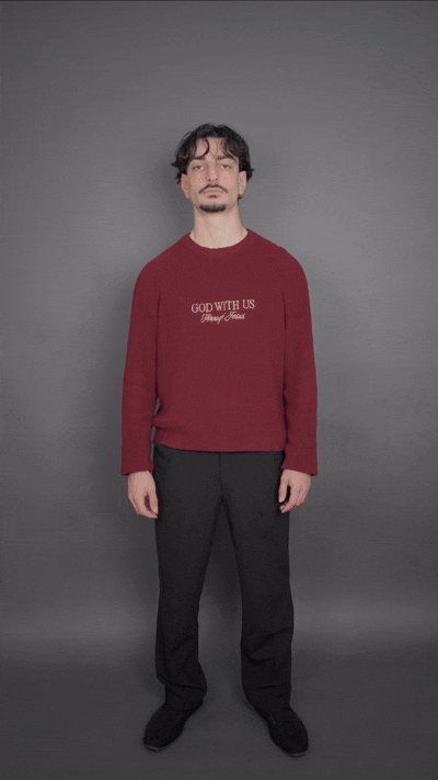 "GOD WITH US" SWEATER - BORDEAUX – Bild 5