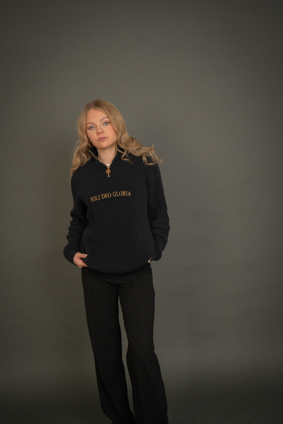 "SOLI DEO GLORIA" QUARTER ZIP - NAVY BLUE – Bild 4